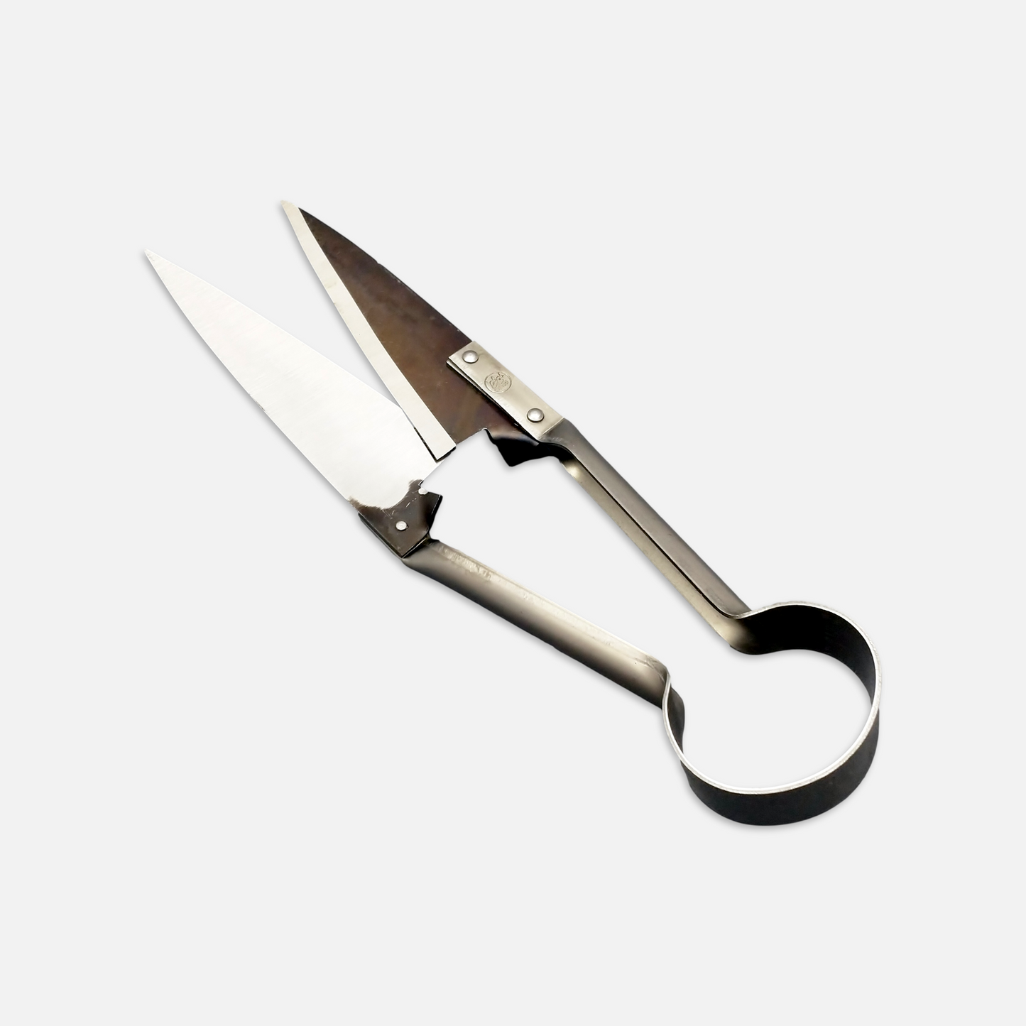 
                  
                    SINGLE BOW CURVED SHEEP SHEARS DB 163/29C
                  
                