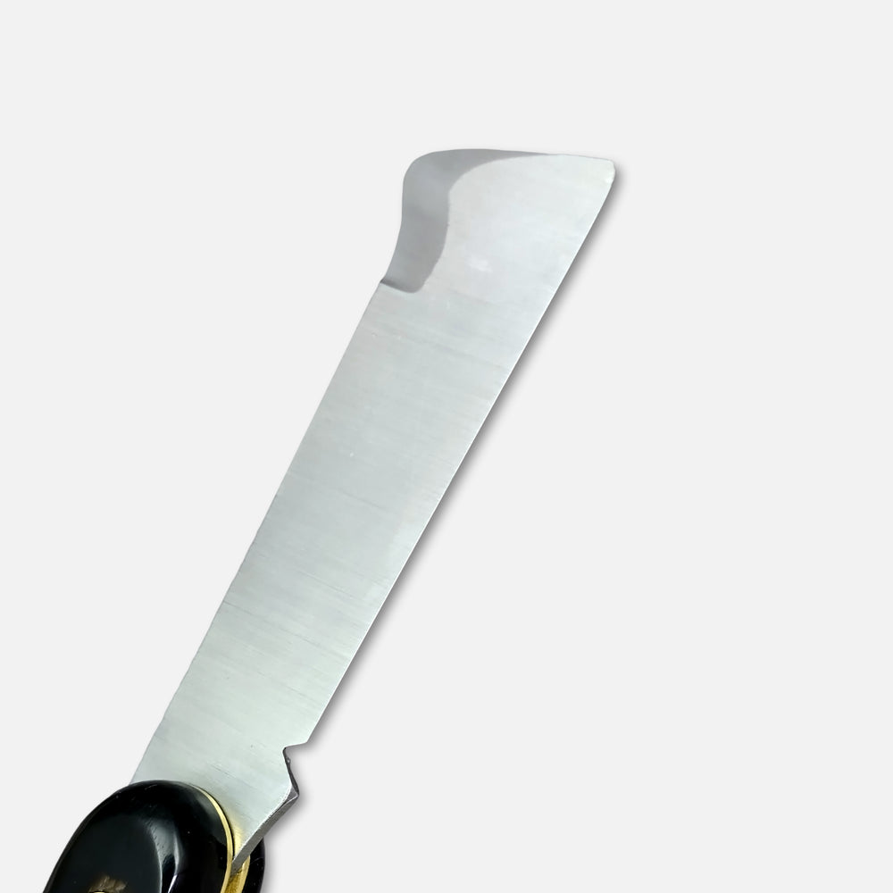 
                  
                    CUCHILLO DE INJERTO 202C SP OT - HOJA DE ACERO CARBON BÖHLER K720 - MANGO DE CUERNO DE BÚFALO - DESLIZADOR FIJO DE CORTE
                  
                