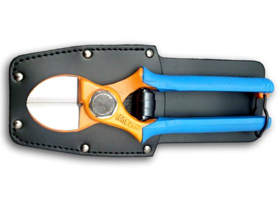 
                  
                    Forbice DB 133/20 nel fodero
                  
                