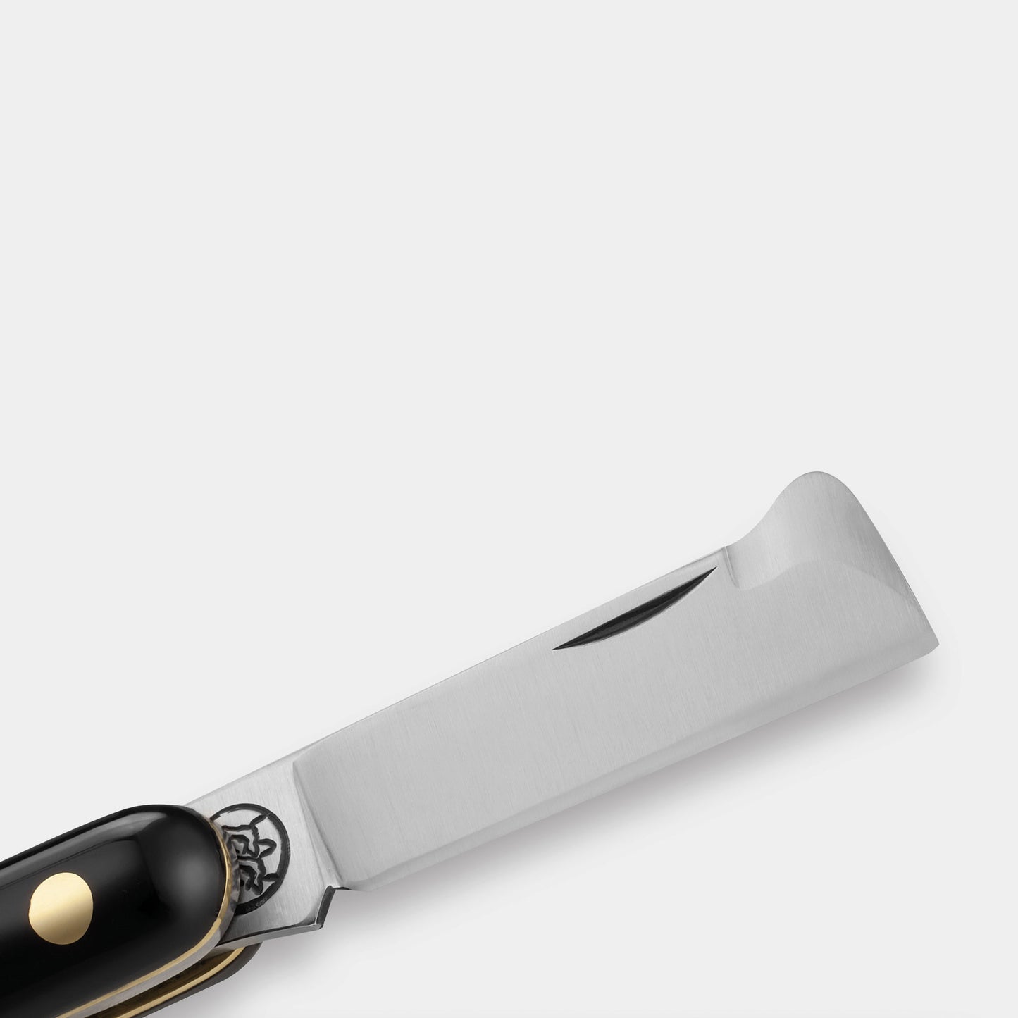 
                  
                    202P SP OT CH LEFTY - BÖHLER K720 CARBON STEEL BLADE- FOLDABLE BARK LIFTER
                  
                