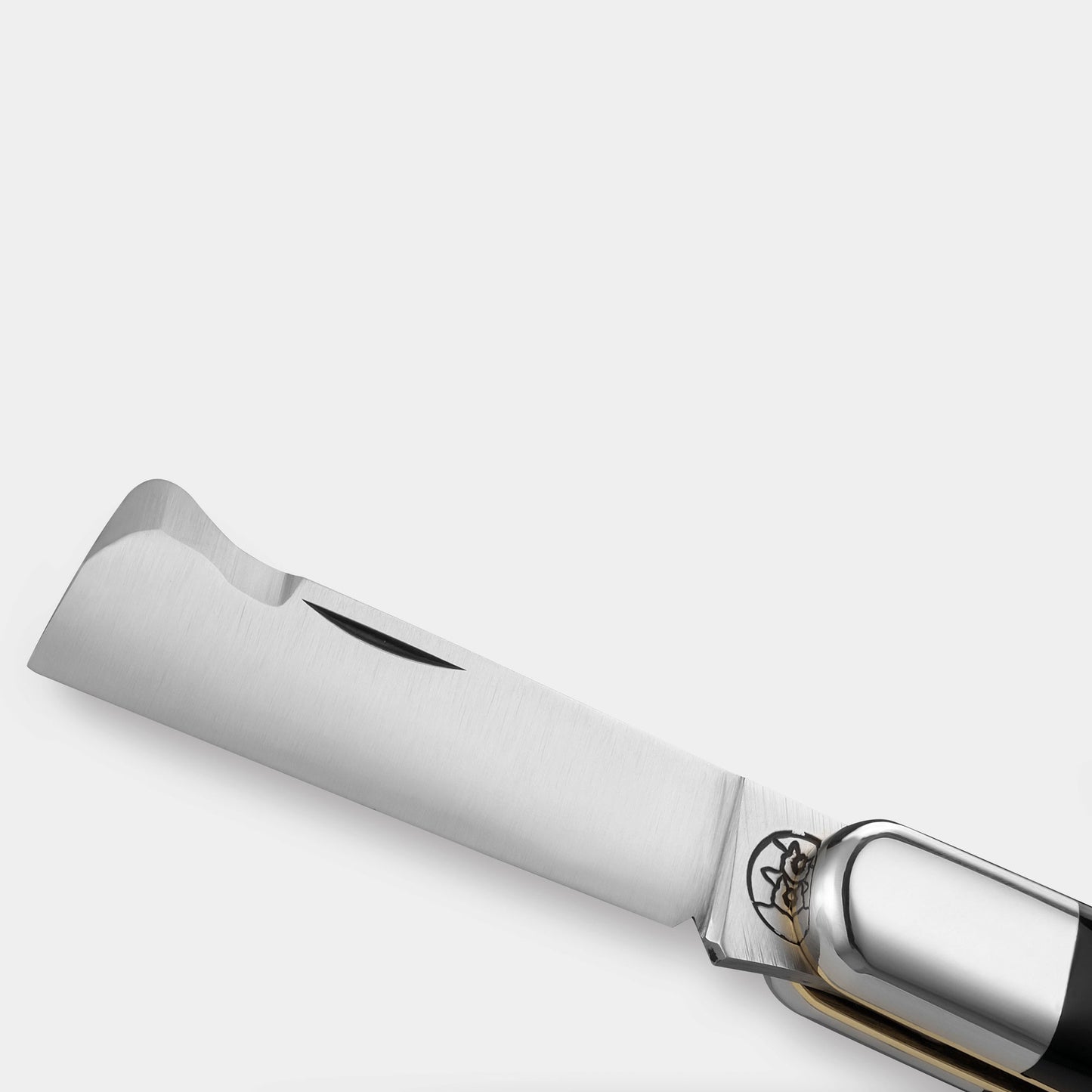 
                  
                    203C - BÖHLER N690 STAINLESS STEEL BLADE - BUFFALO HORN HANDLE
                  
                