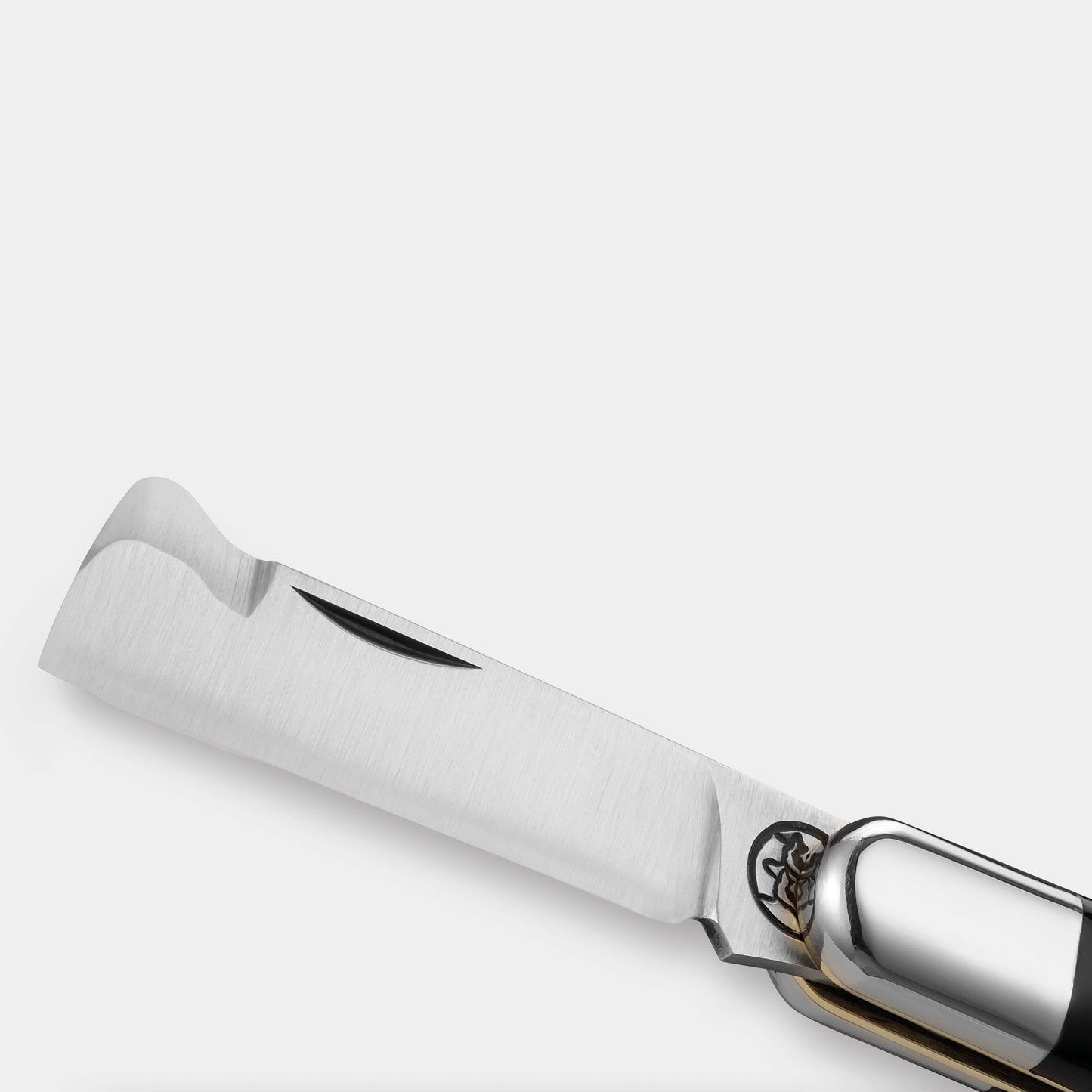 
                  
                    203C - BÖHLER K720 CARBON STEEL BLADE - BUFFALO HORN HANDLE
                  
                